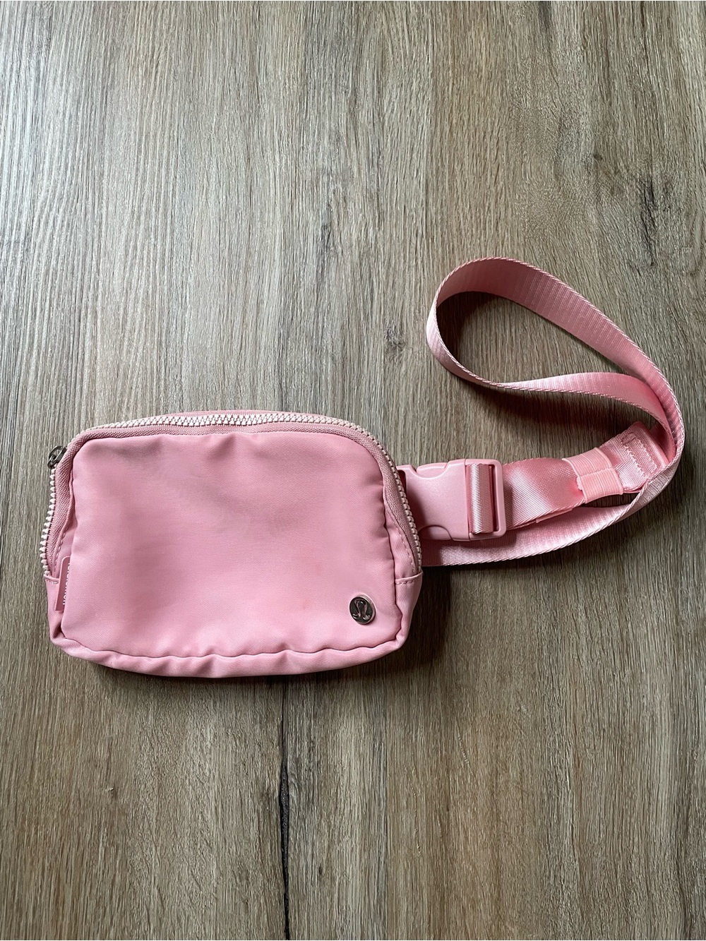 Lululemon everywhere belt bag pink